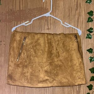 Brass coloured skirt with pockets